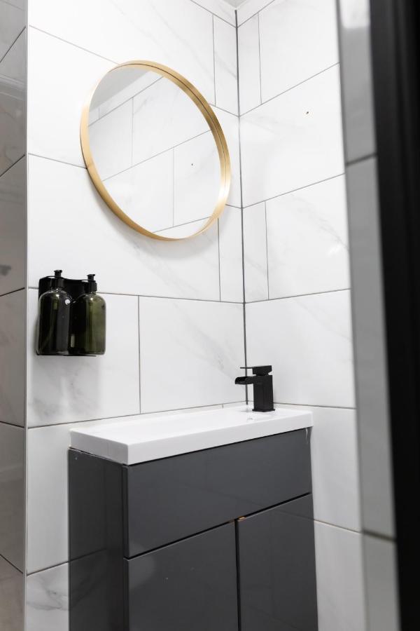 Chic Urban 2 Bedroom Apartments Κάρντιφ Εξωτερικό φωτογραφία