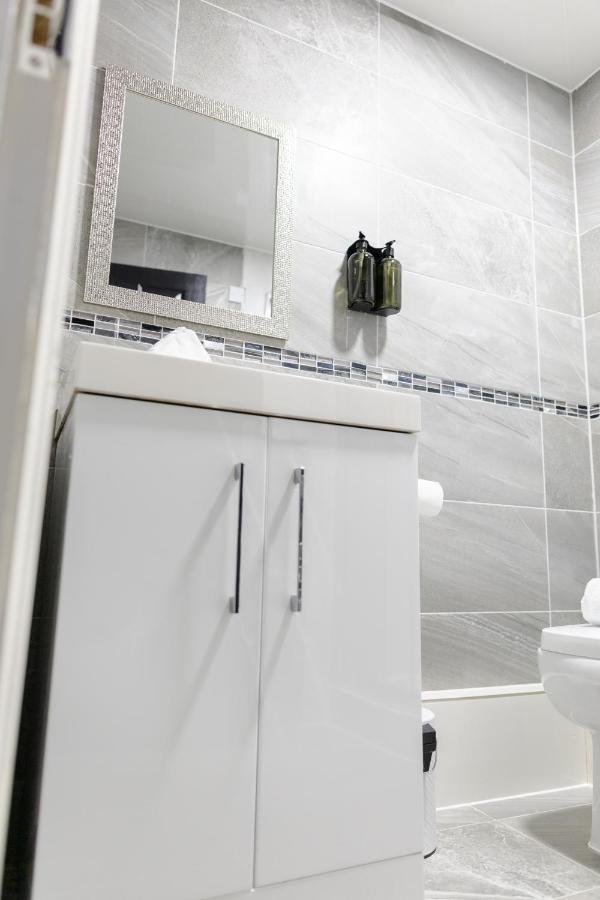 Chic Urban 2 Bedroom Apartments Κάρντιφ Εξωτερικό φωτογραφία
