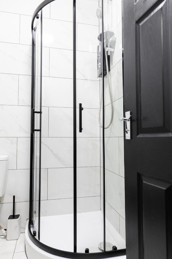 Chic Urban 2 Bedroom Apartments Κάρντιφ Εξωτερικό φωτογραφία